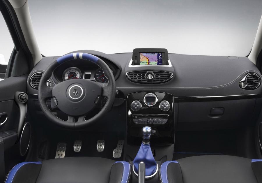  Renault Clio Gordini 200 2010 года  (фото 8 из 24)